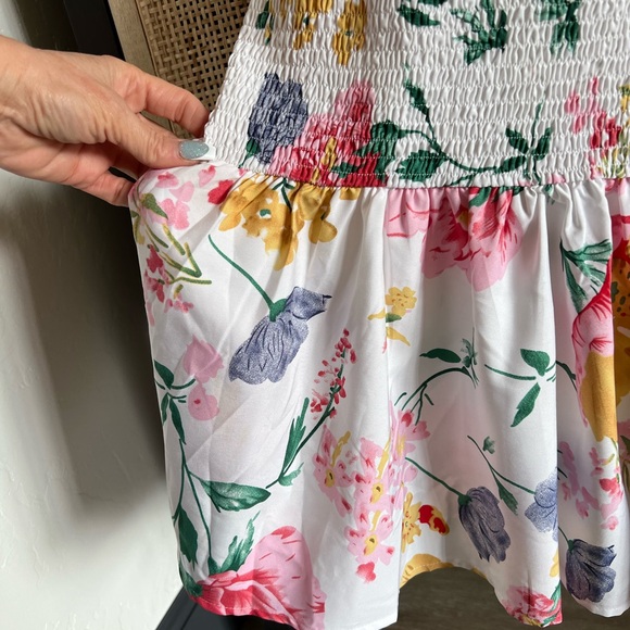 Pretty Garden Sleeveless, Smocked Bodycon Dress. Size L. Floral print. - Picture 4 of 8